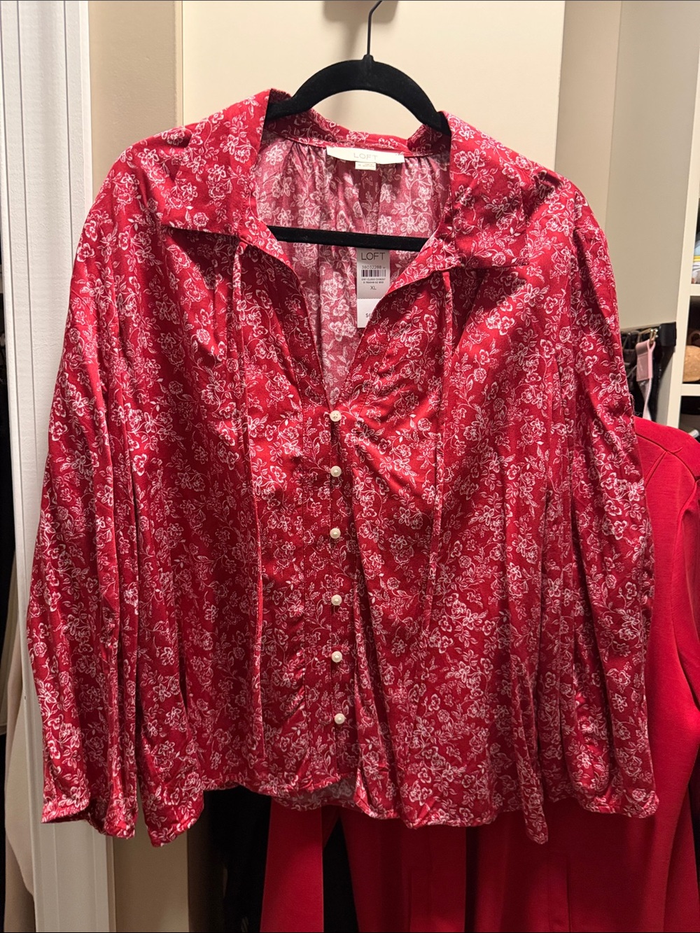 LOFT Red Floral Button-Front Long-Sleeve Shirt